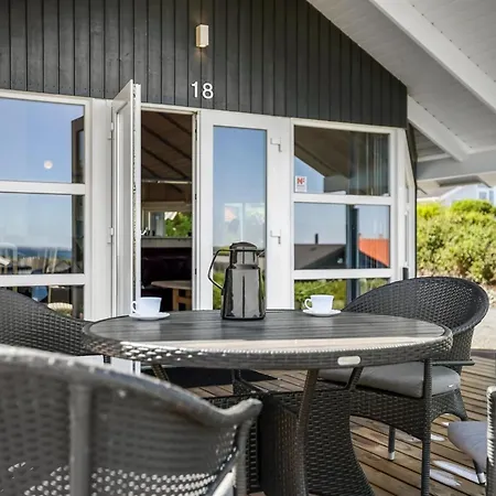 Semesterbostad Hoghni - 300m From The Sea By Interhome *
