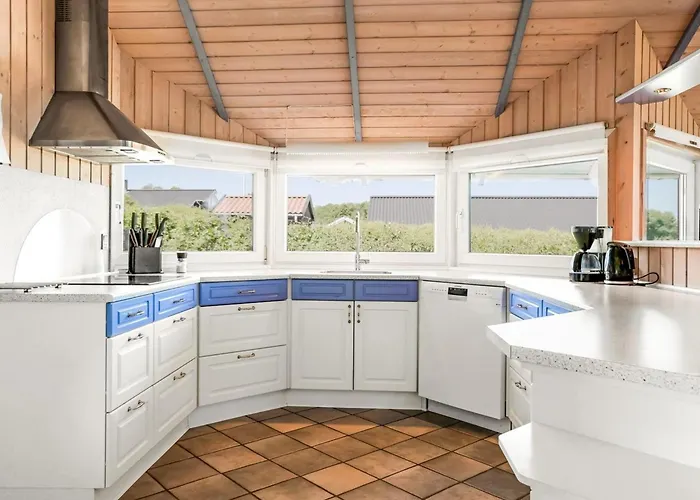 Дом отдыха Hoghni - 300m From The Sea By Interhome *